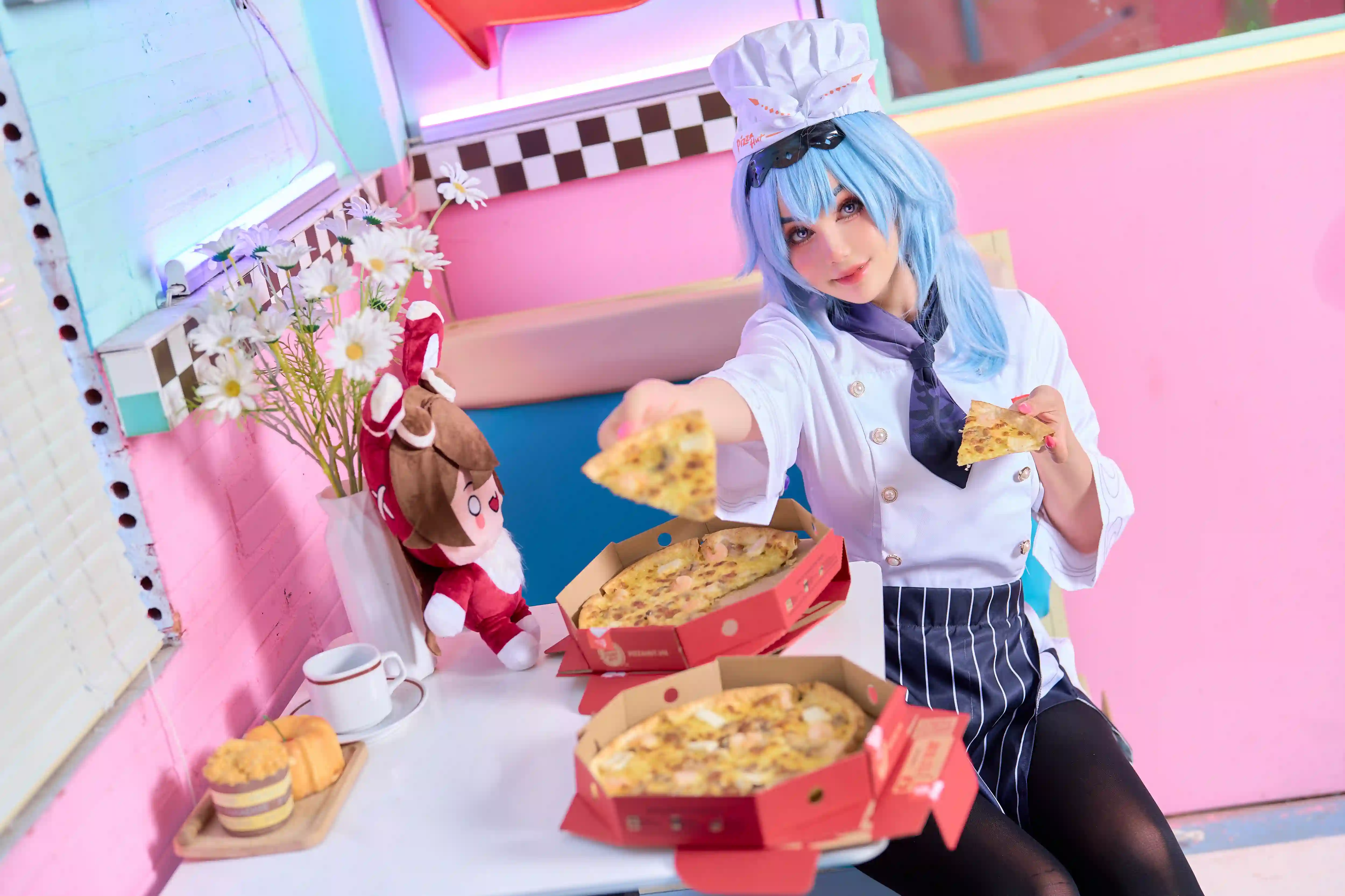 Joyce (Joyce Lin2x) cosplay Eula Pizza - Genshin Impact (5).webp