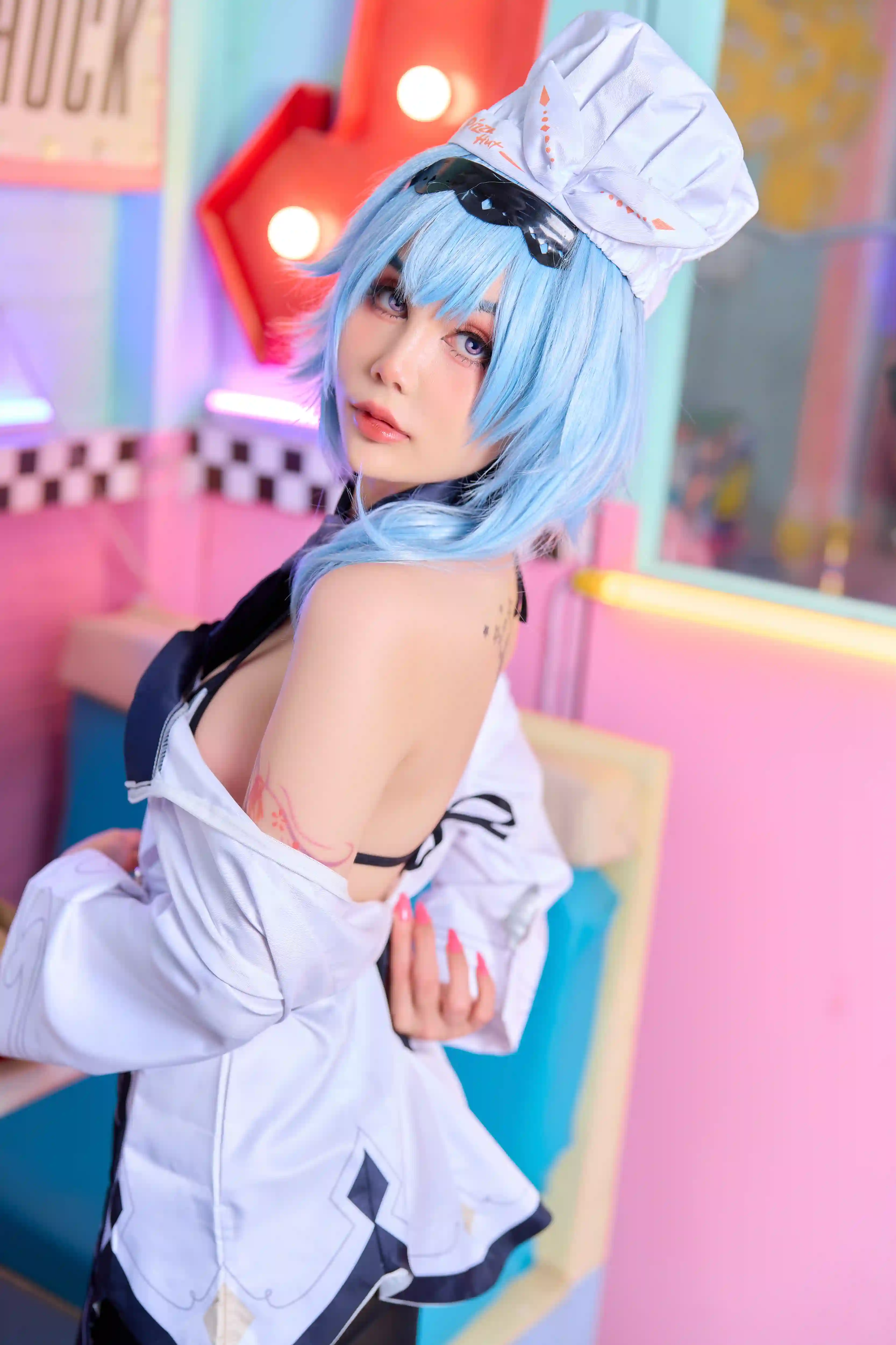Joyce (Joyce Lin2x) cosplay Eula Pizza - Genshin Impact (8).webp
