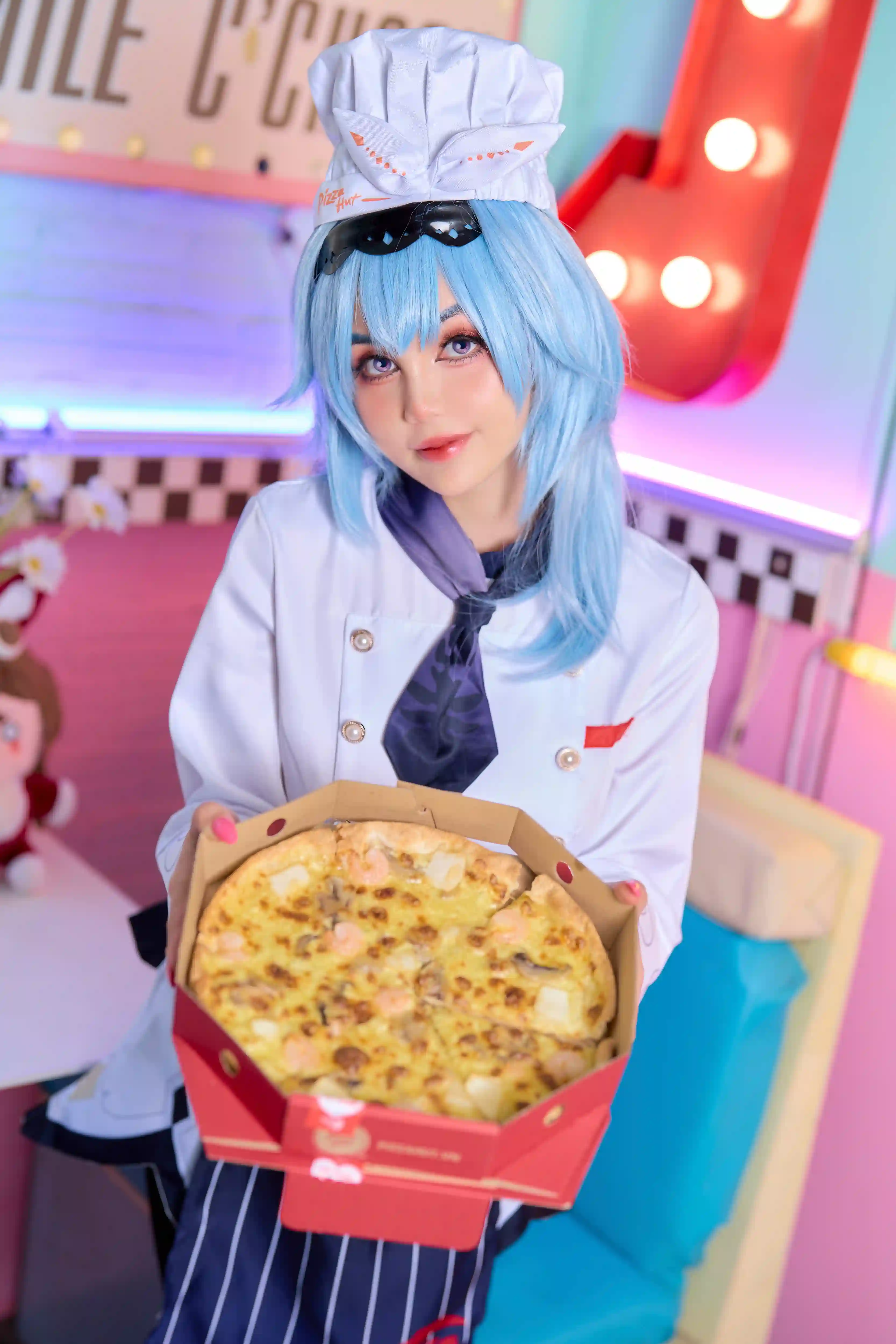 Joyce (Joyce Lin2x) cosplay Eula Pizza – Genshin Impact