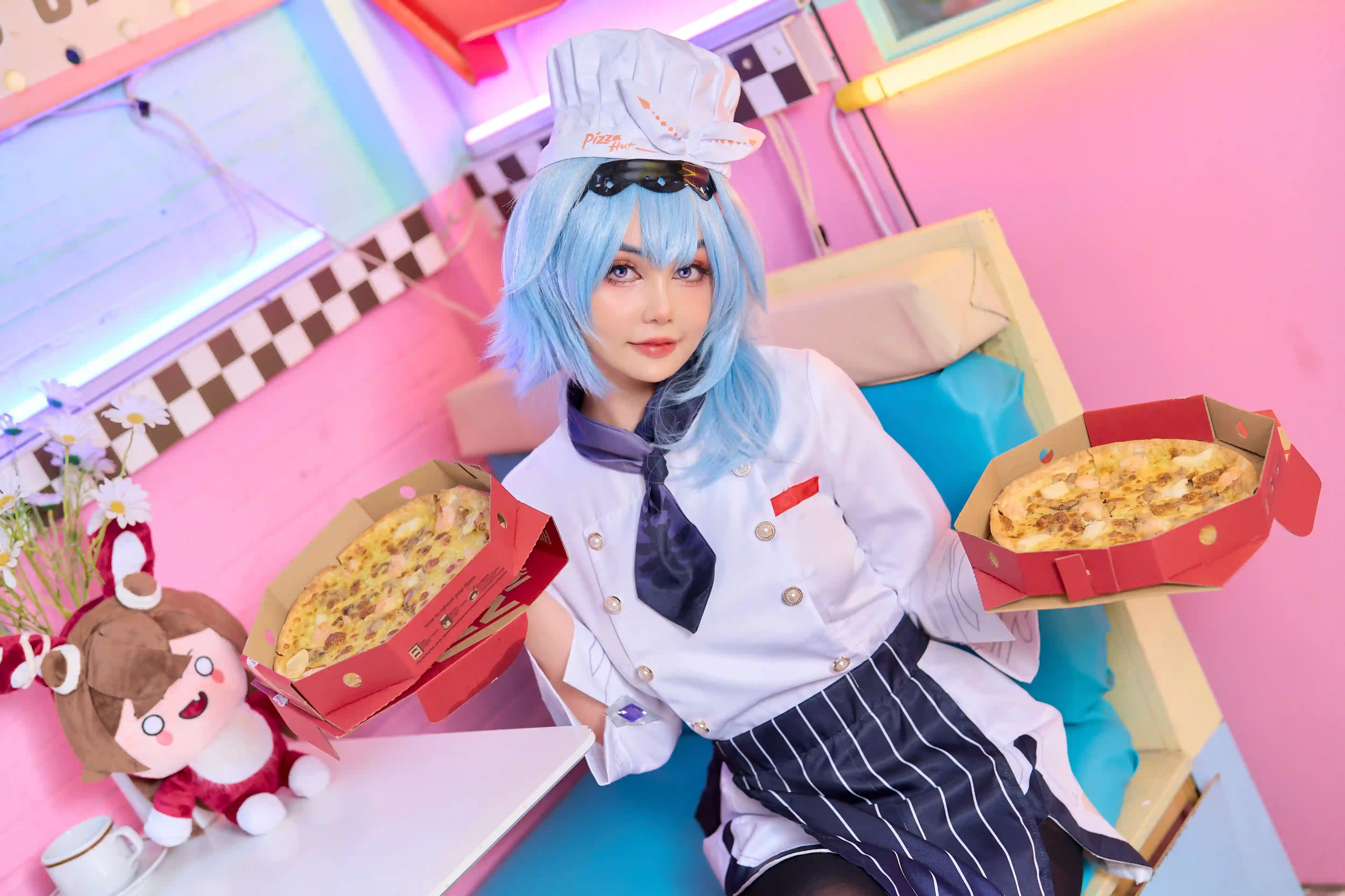 Joyce (Joyce Lin2x) cosplay Eula Pizza - Genshin Impact (4).webp