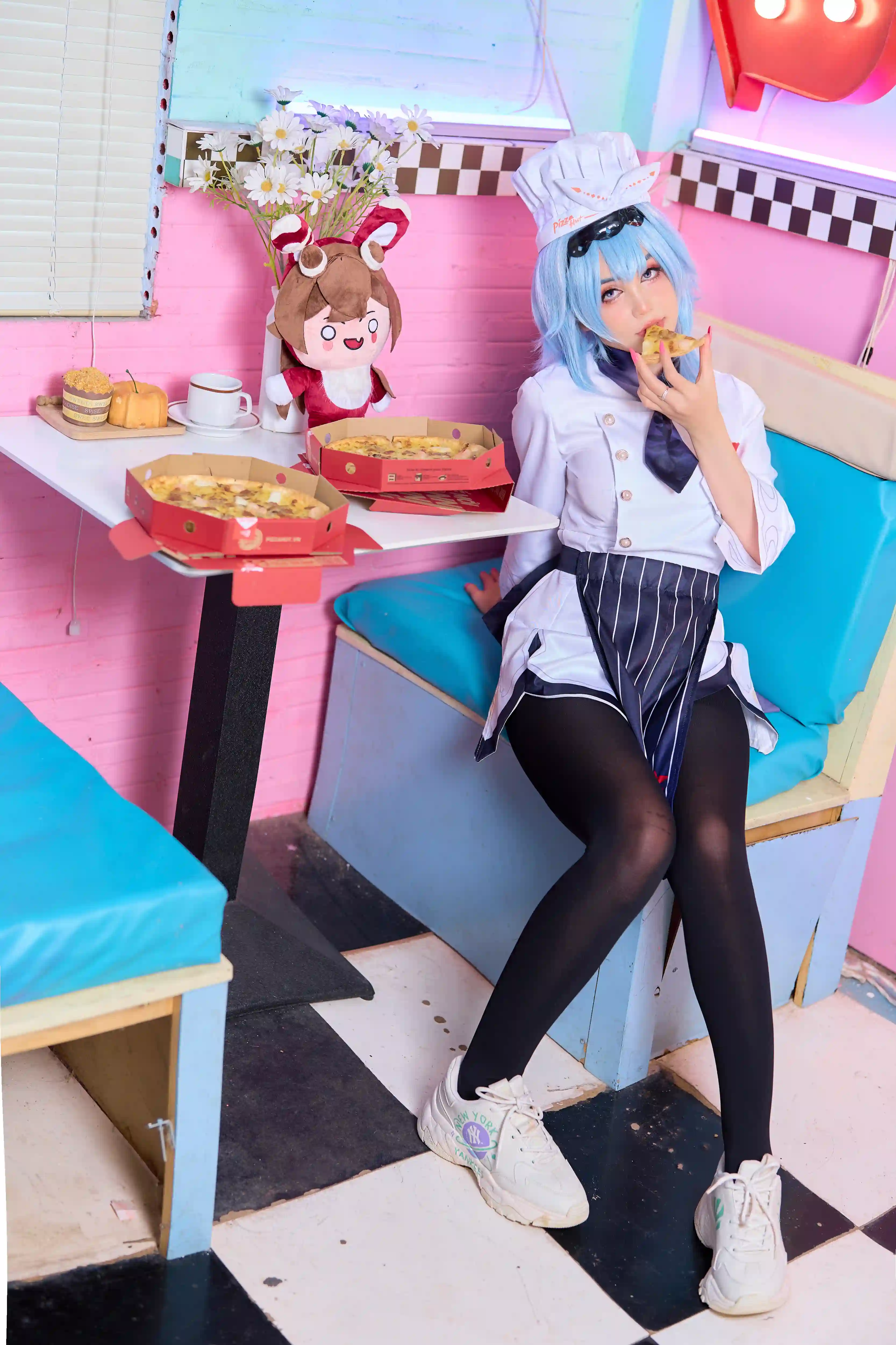Joyce (Joyce Lin2x) cosplay Eula Pizza - Genshin Impact (2).webp