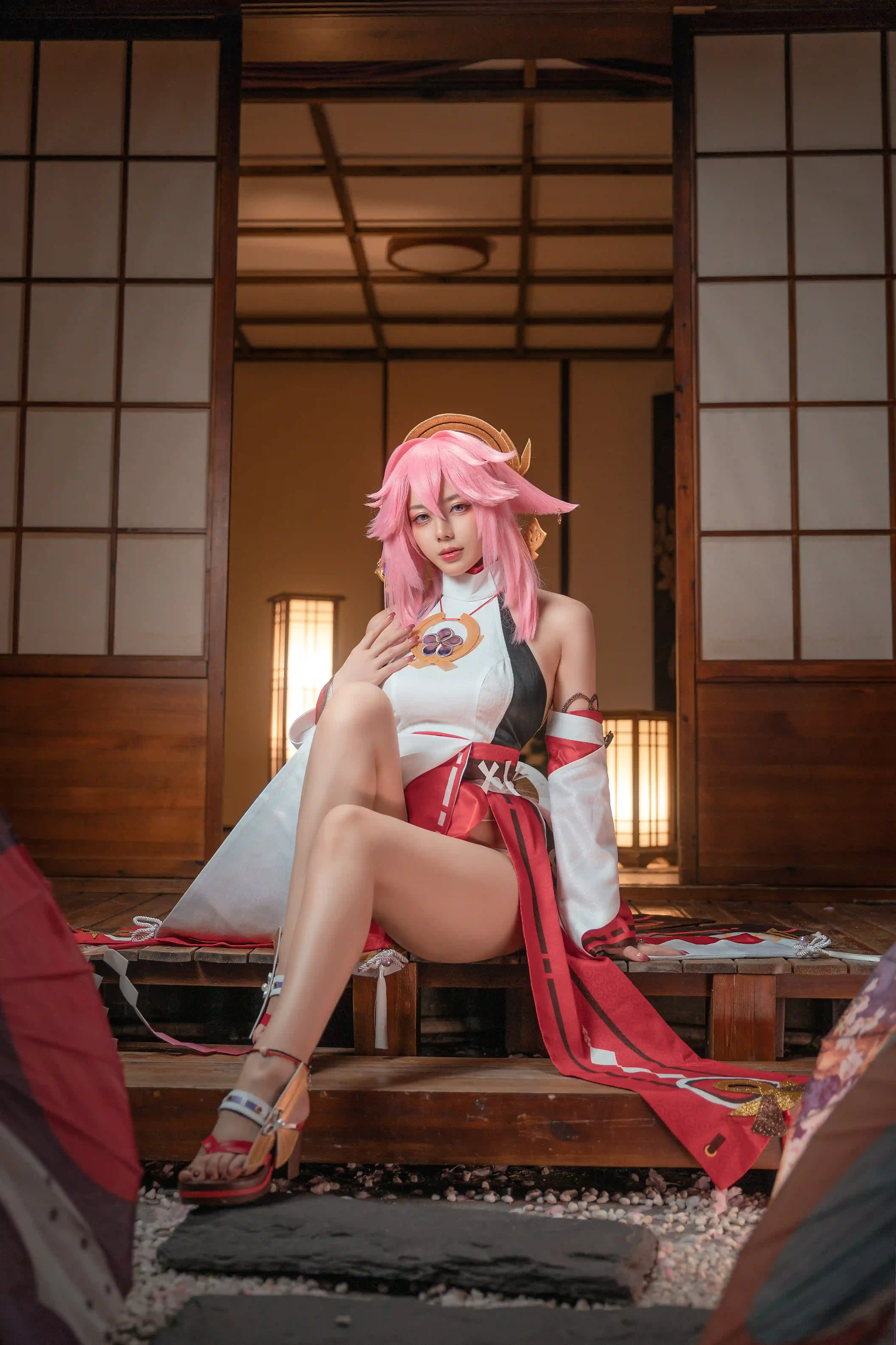 九言 (Jiu Yan) cosplay Yae Miko - Genshin Impact (7).webp