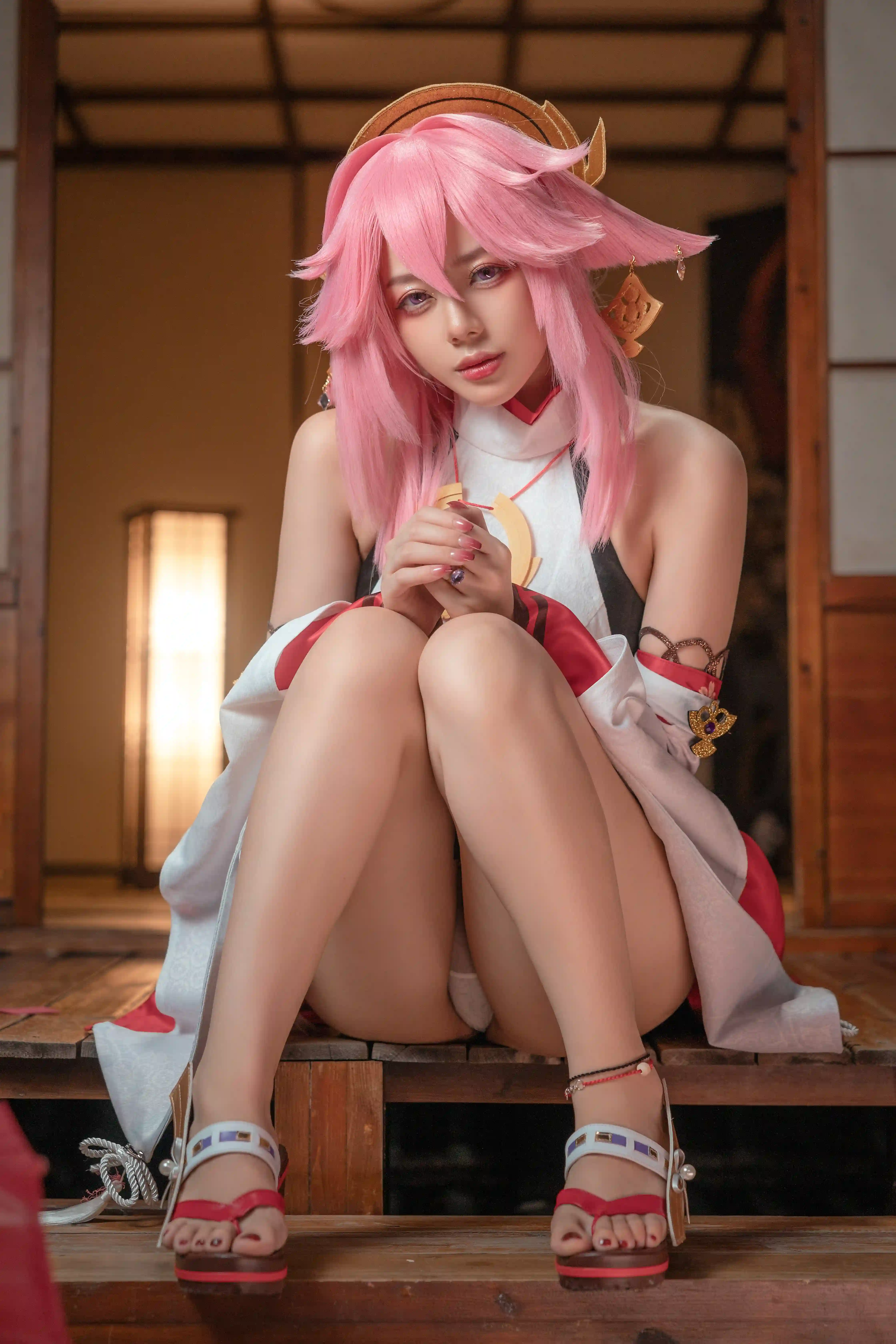 九言 (Jiu Yan) cosplay Yae Miko - Genshin Impact (11).webp