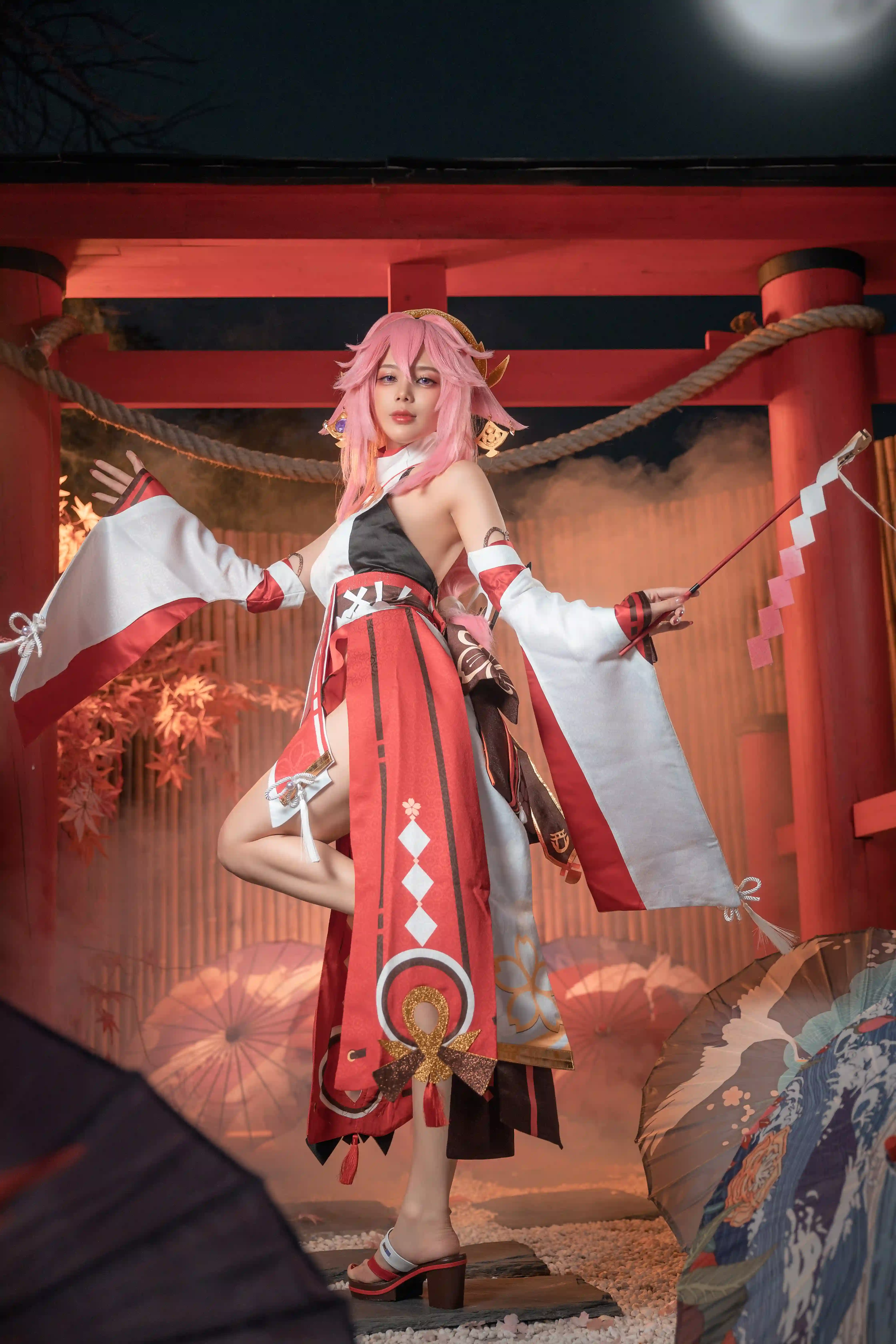 九言 (Jiu Yan) cosplay Yae Miko - Genshin Impact (1).webp