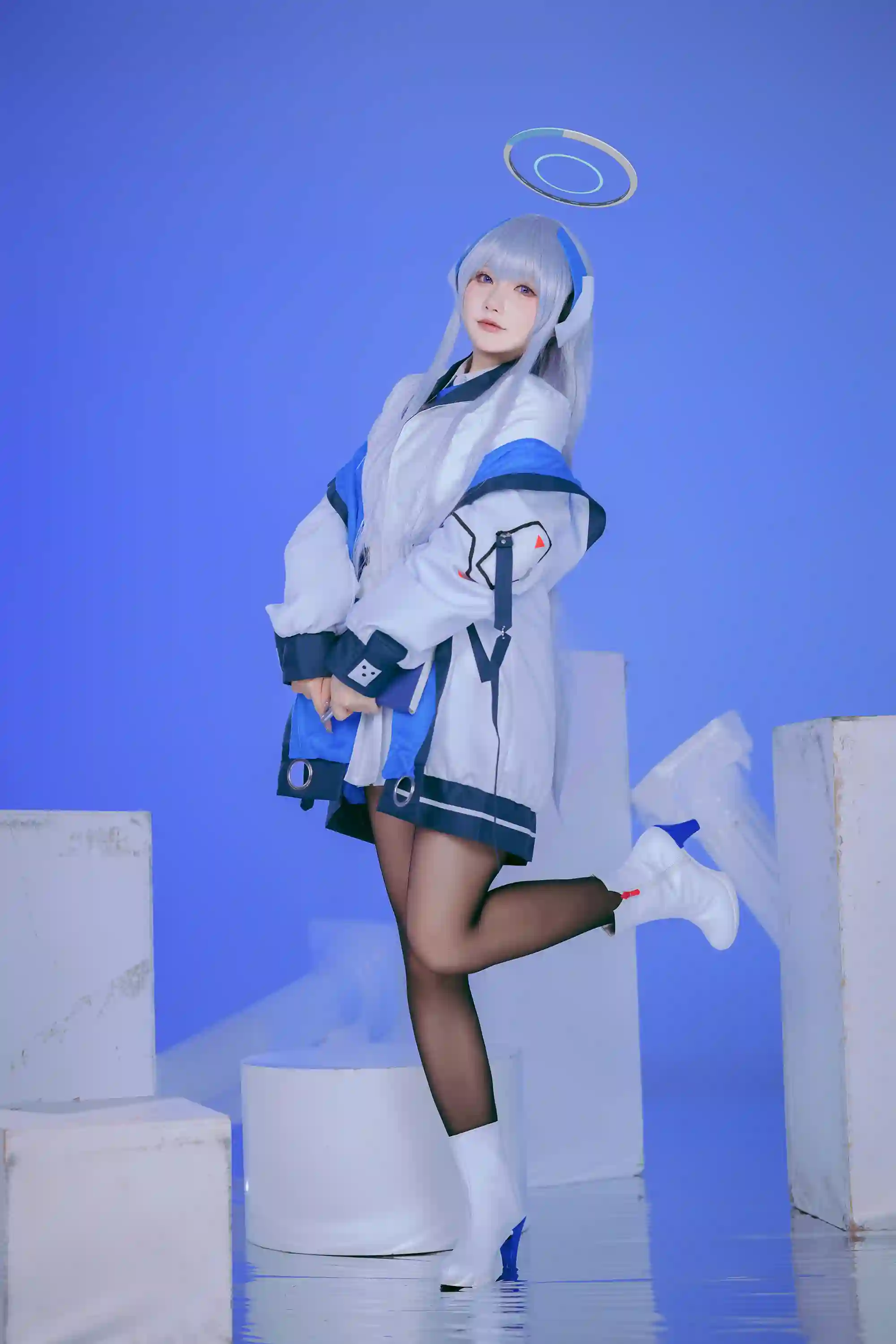 是一只熊仔吗 (Shi yi zhixiong zi ma) cosplay Ushio Noa - Blue Archive (1).webp