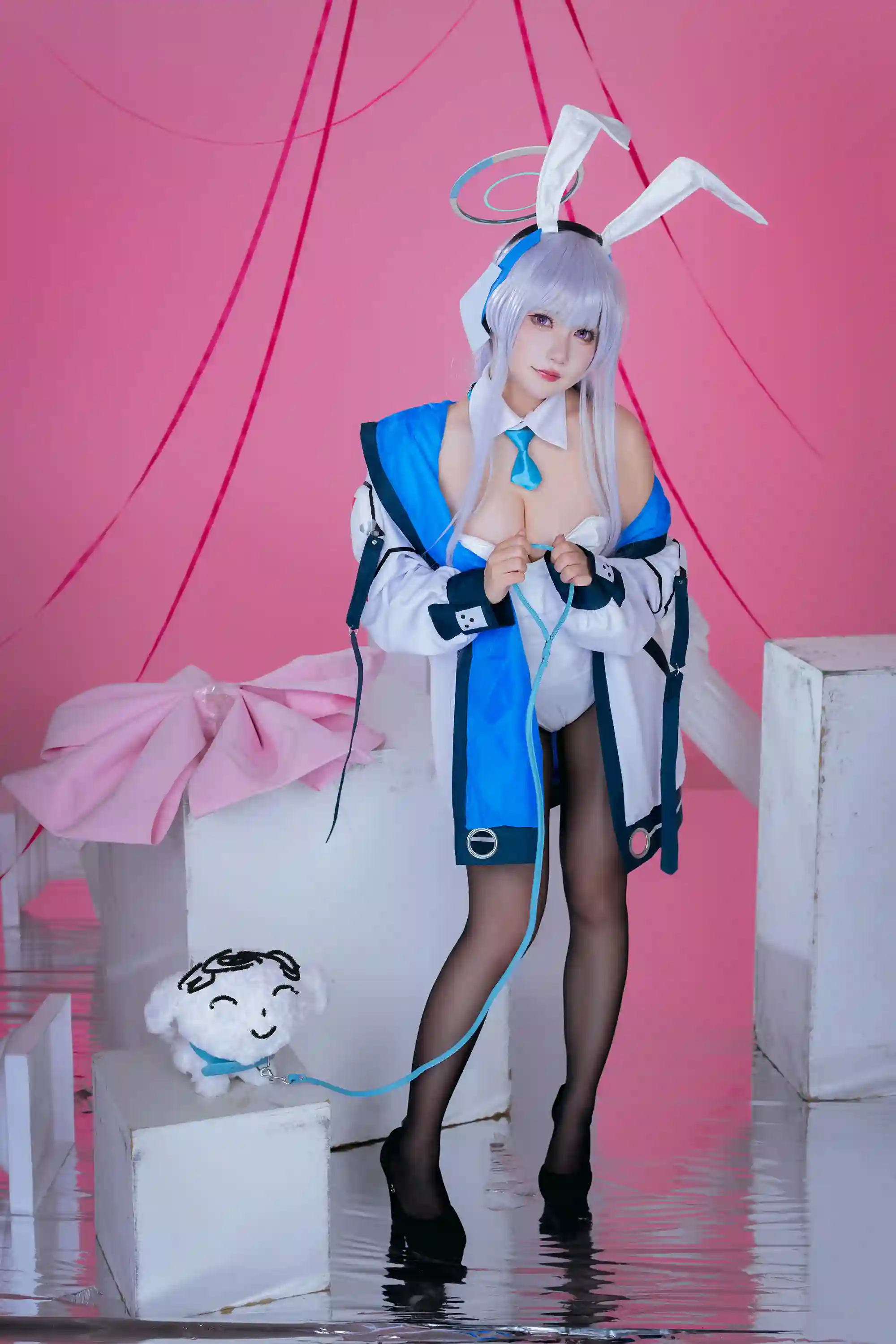 是一只熊仔吗 (Shi yi zhixiong zi ma) cosplay Ushio Noa - Blue Archive (27).webp