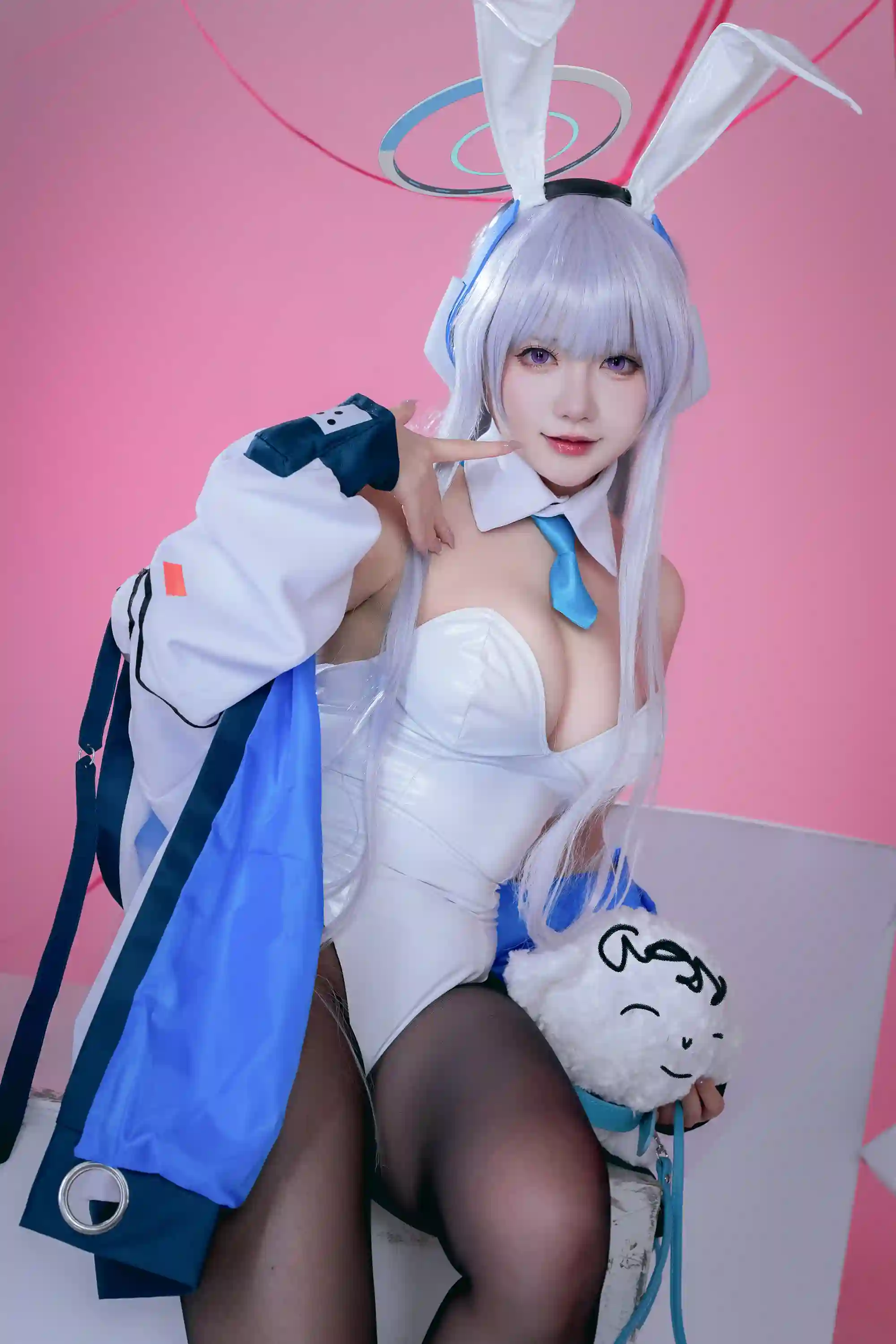 是一只熊仔吗 (Shi yi zhixiong zi ma) cosplay Ushio Noa - Blue Archive (35).webp