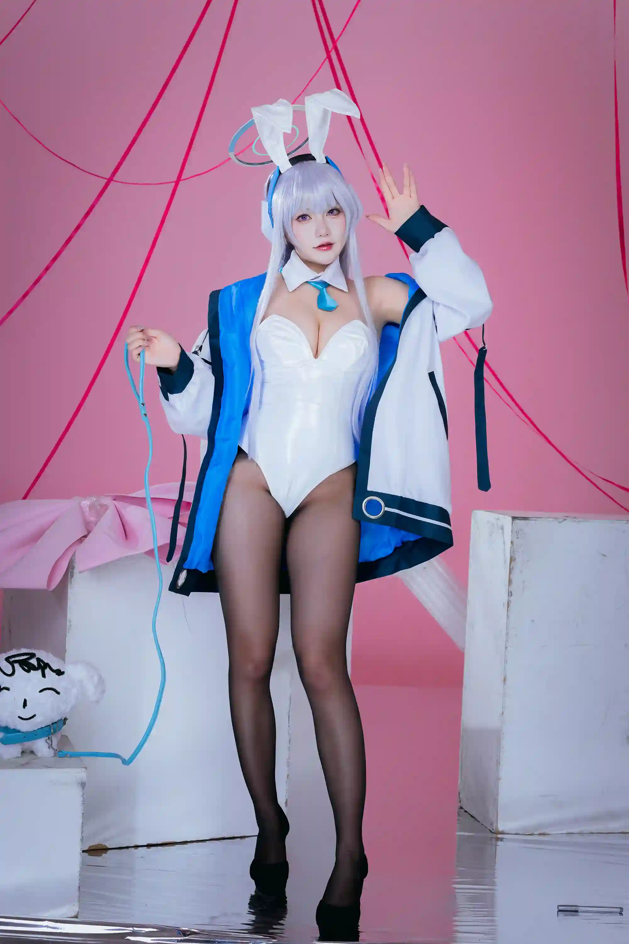 是一只熊仔吗 (Shi yi zhixiong zi ma) cosplay Ushio Noa - Blue Archive (26).webp