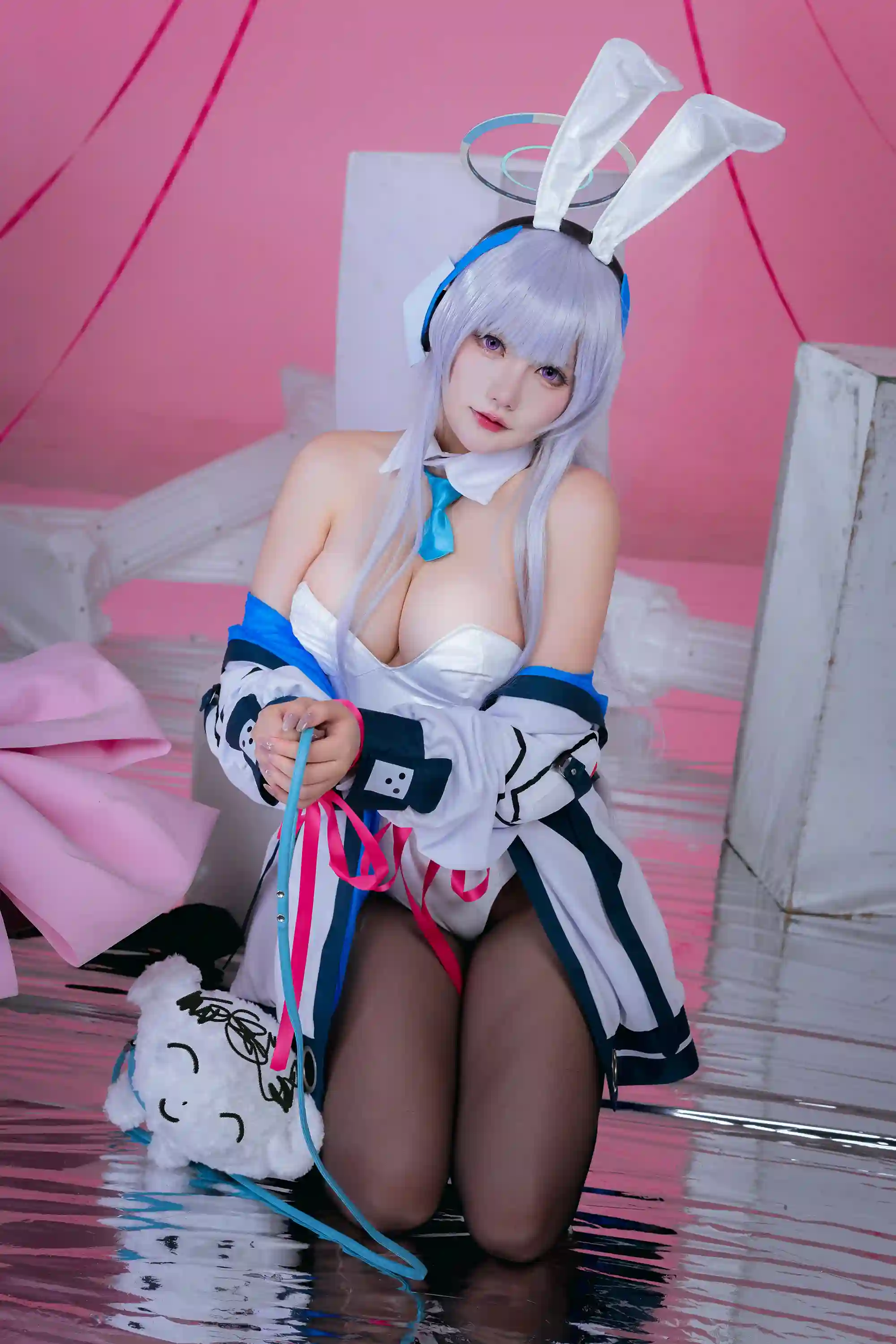 是一只熊仔吗 (Shi yi zhixiong zi ma) cosplay Ushio Noa - Blue Archive (50).webp