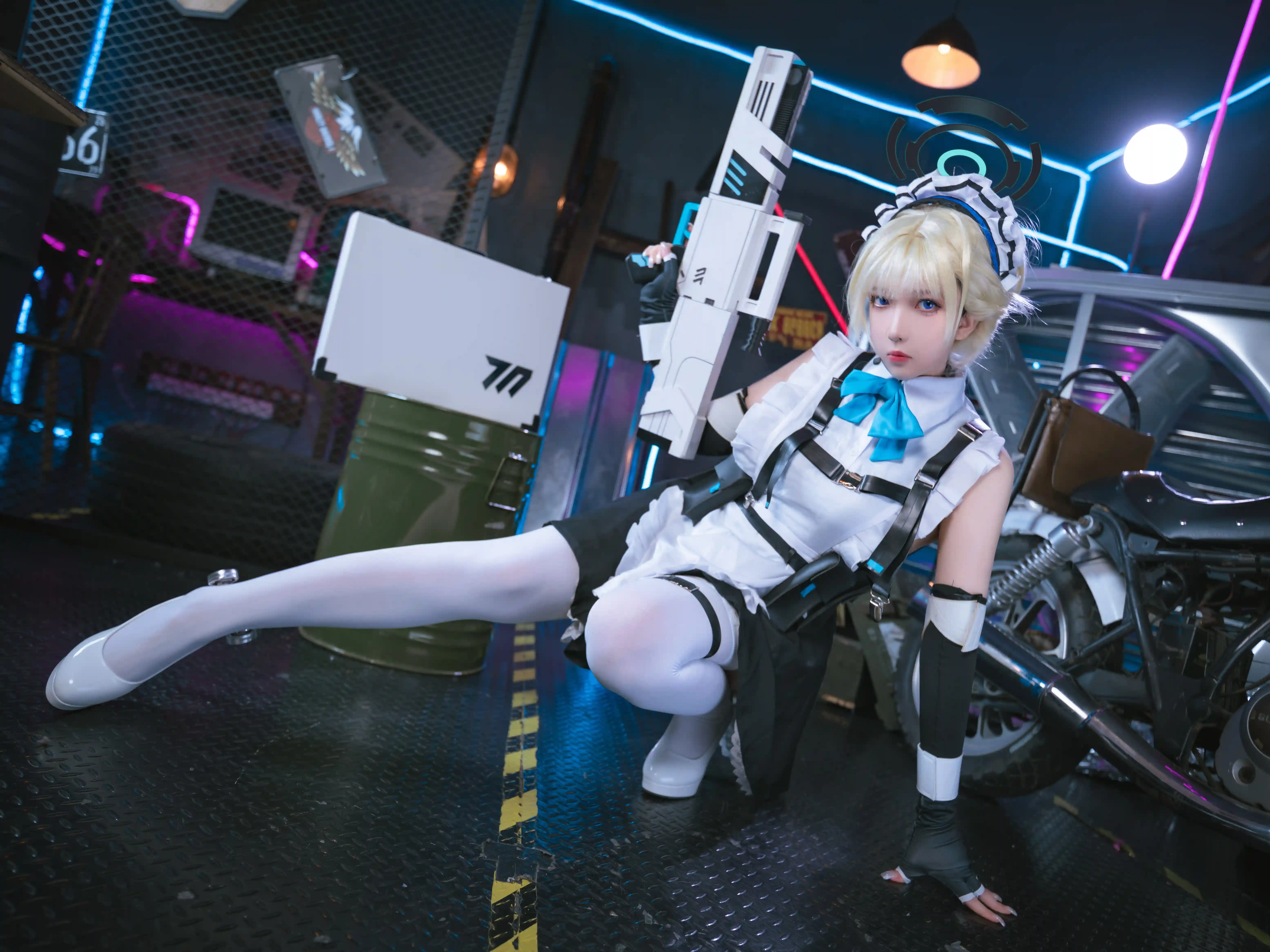 小和甜酒 (xiaohetianjiu) cosplay Asuma Toki - Blue Archive (3).webp