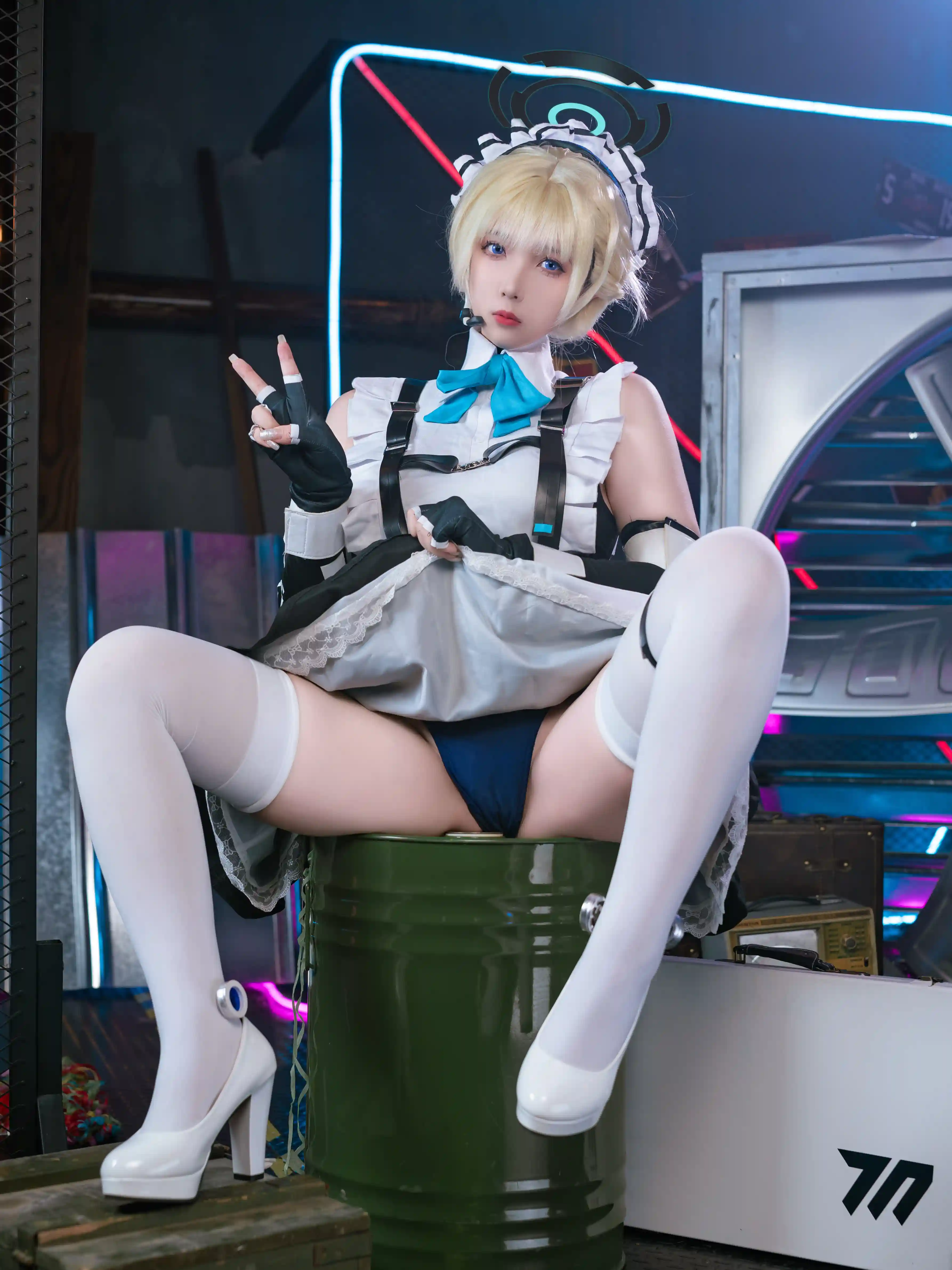 小和甜酒 (xiaohetianjiu) cosplay Asuma Toki - Blue Archive (8).webp