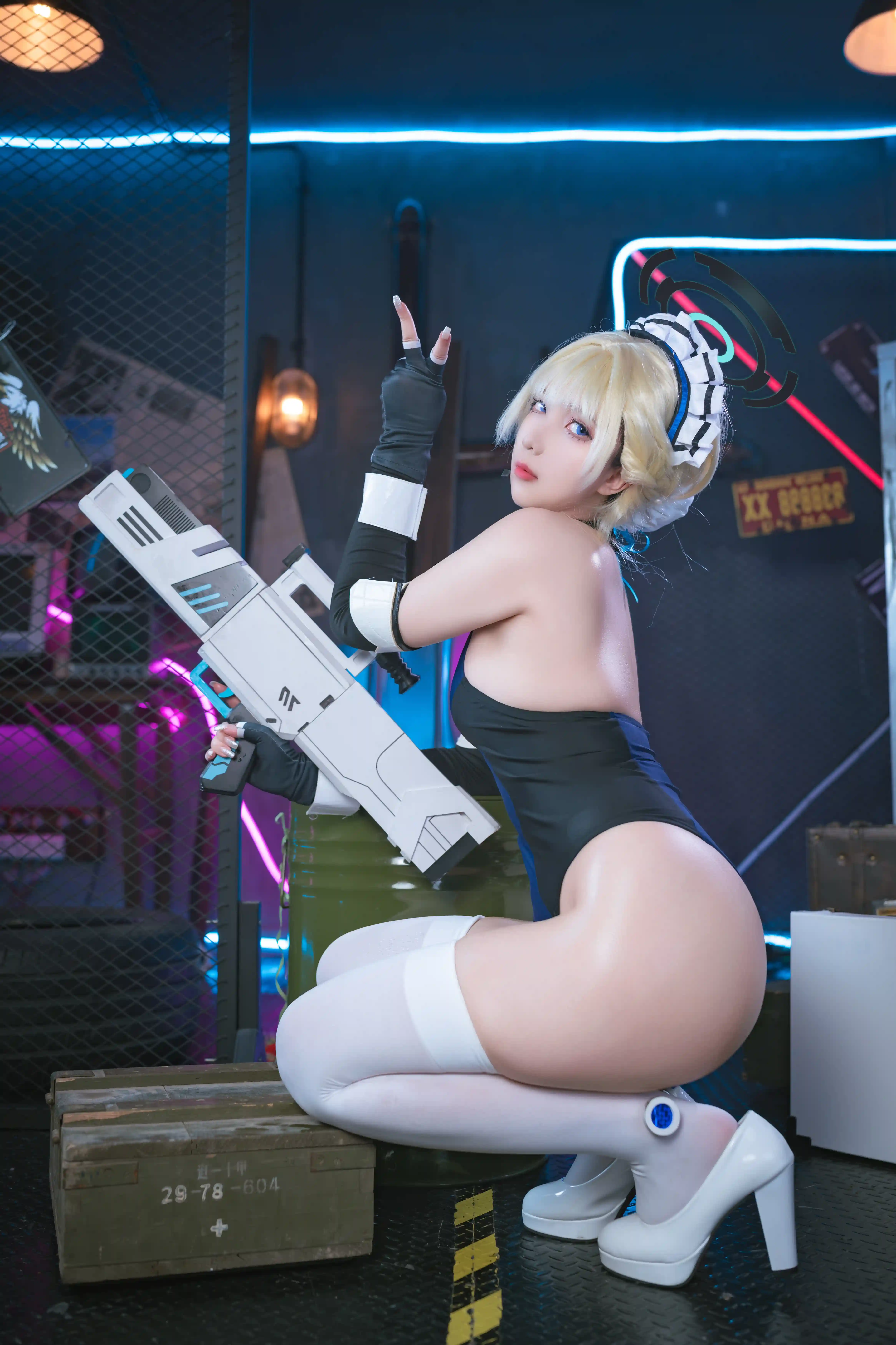 小和甜酒 (xiaohetianjiu) cosplay Asuma Toki - Blue Archive (14).webp