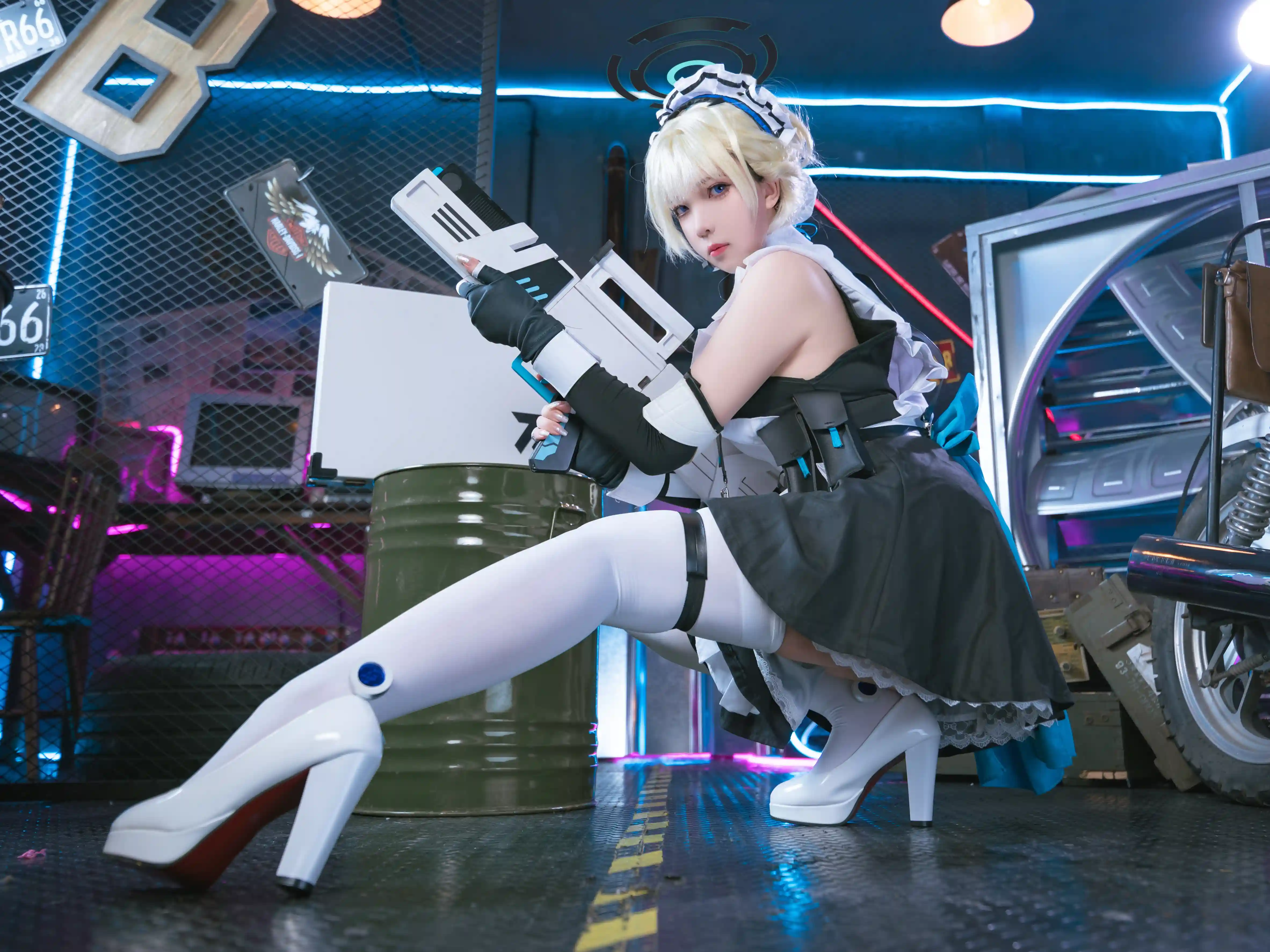 小和甜酒 (xiaohetianjiu) cosplay Asuma Toki - Blue Archive (5).webp