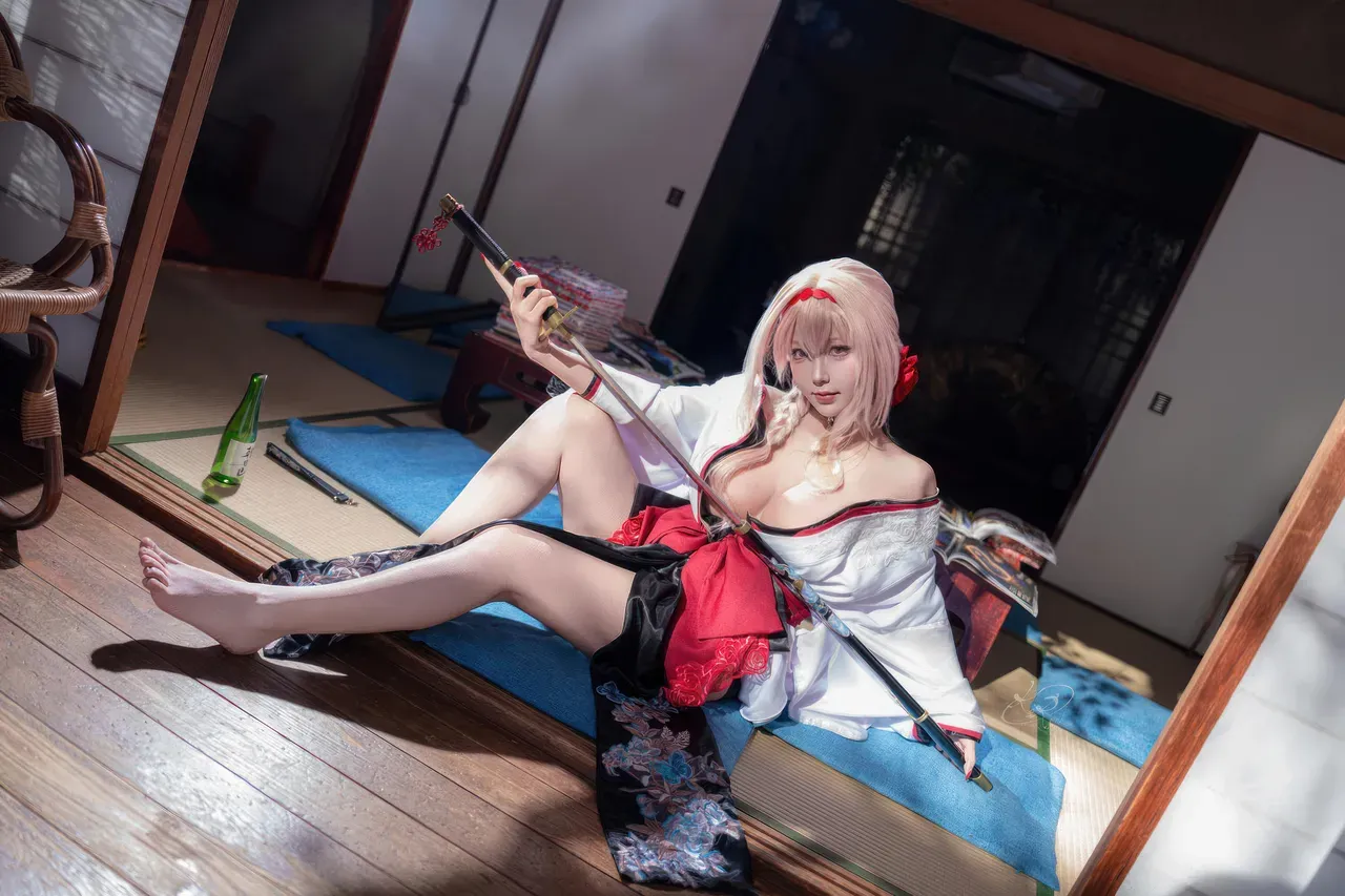 切切celia – 胜利女神：妮姬 红莲：暗影 憧憬之花