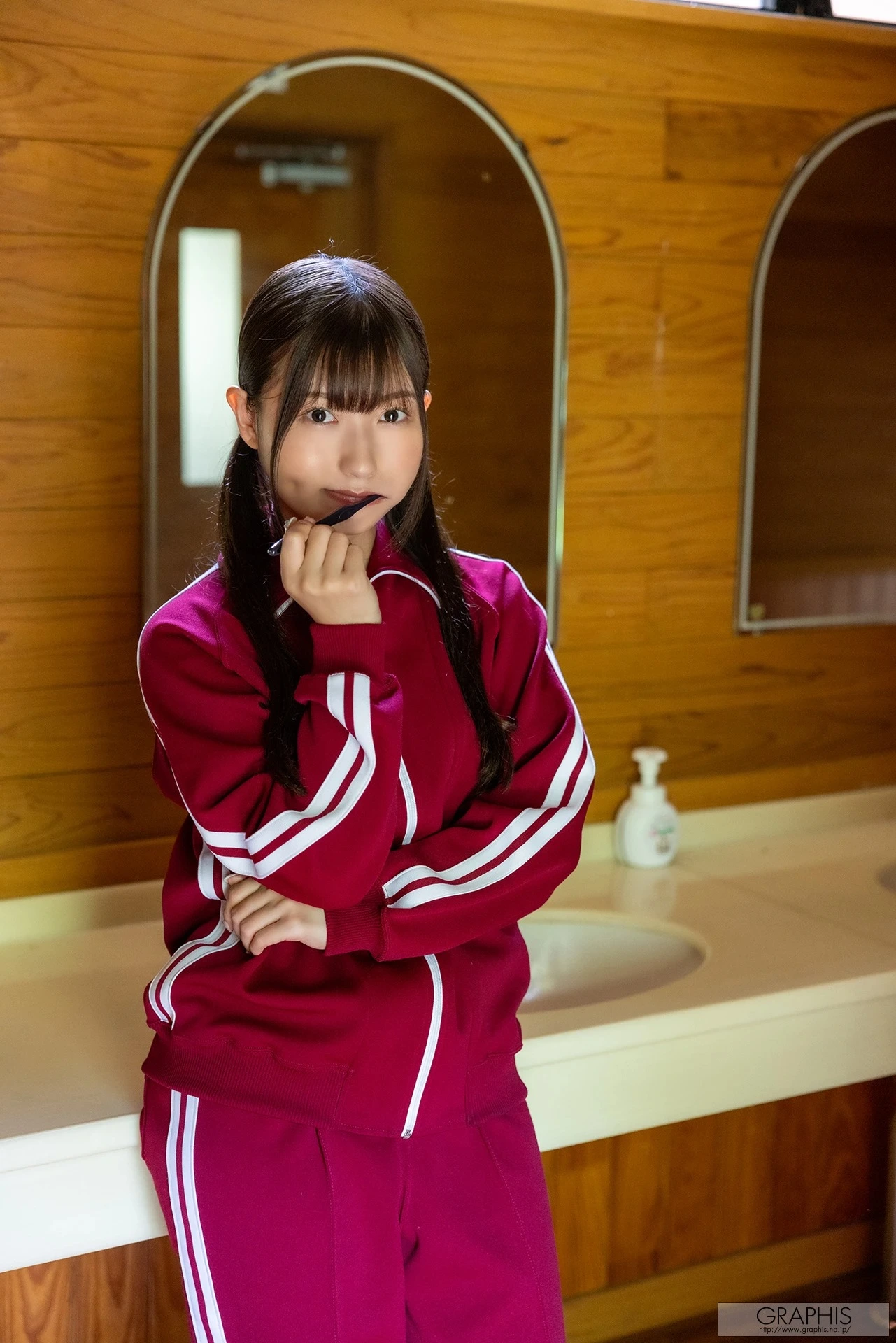 Miyu Aizawa 逢沢みゆ, Graphis New Year’s Holiday Special 2026 Vol.04