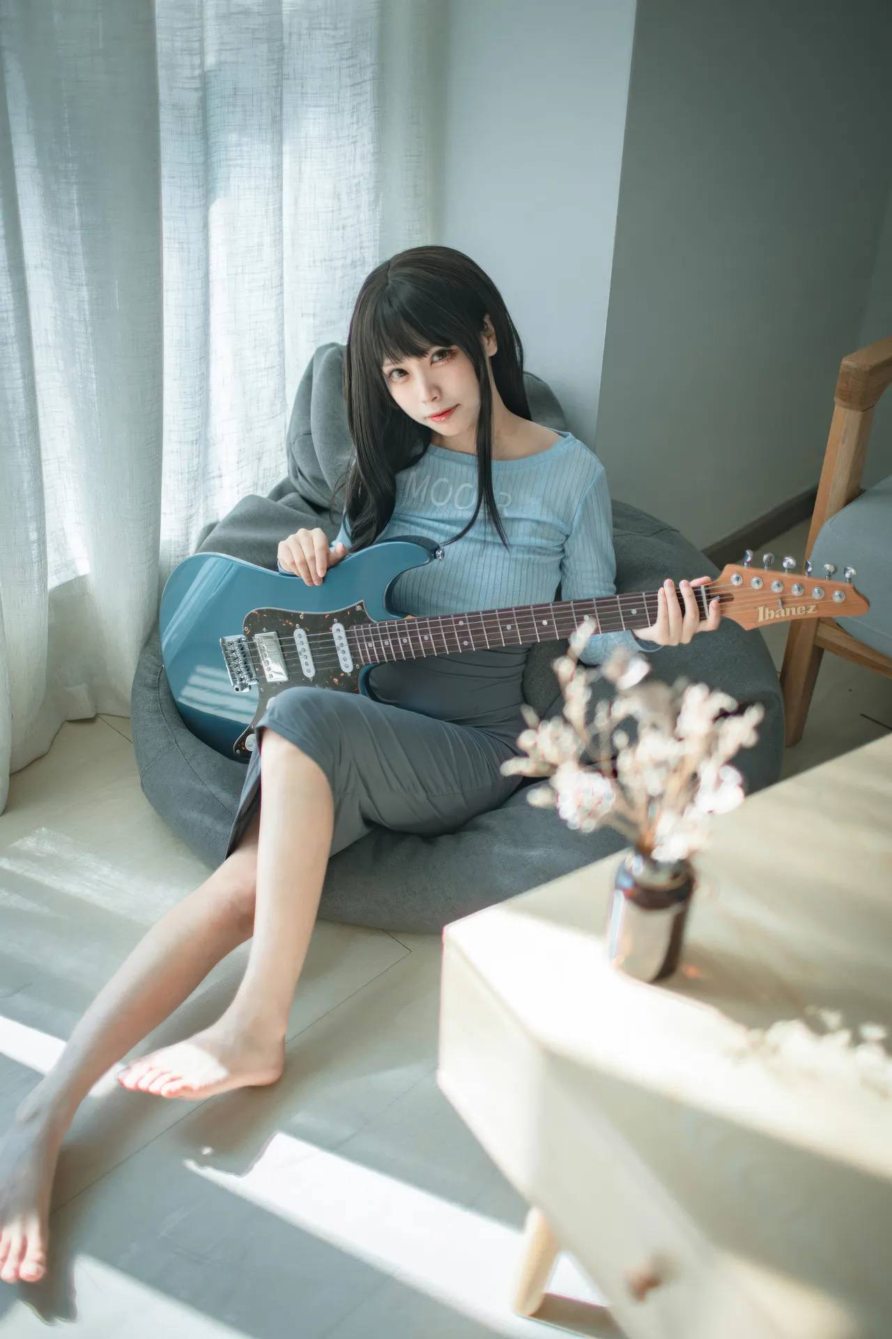 三无人型 – 吉他妹妹